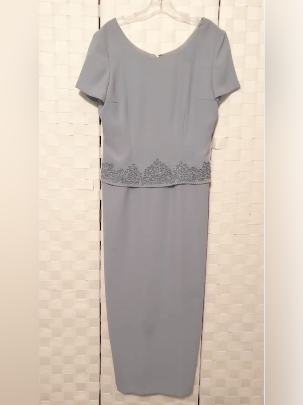 Donna Morgan Maxi Dress with Embroidered Detail Gray Size 10 PTP 19” Length 54”